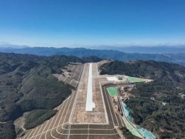 云南鳳慶通用機場(chǎng)建設工程項目土石方、地基處理及排水工程施工